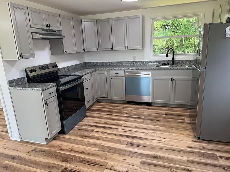 312 Sycamore St — Photo 8