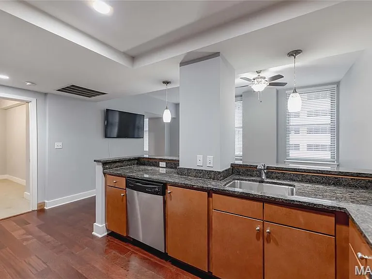 314 N Broadway Ave #1405 — Photo 12