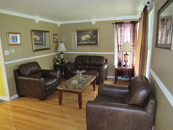 4th image of 806 S 11th Ave