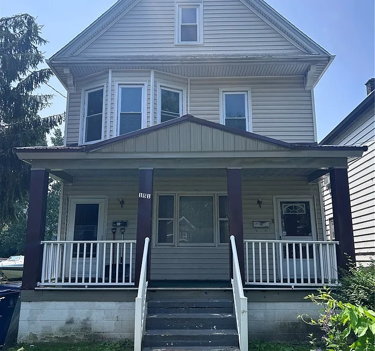 151 Amber St #UPPER