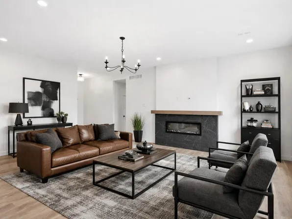 2016 Stone Mountain Pkwy, Columbia, MO 65201