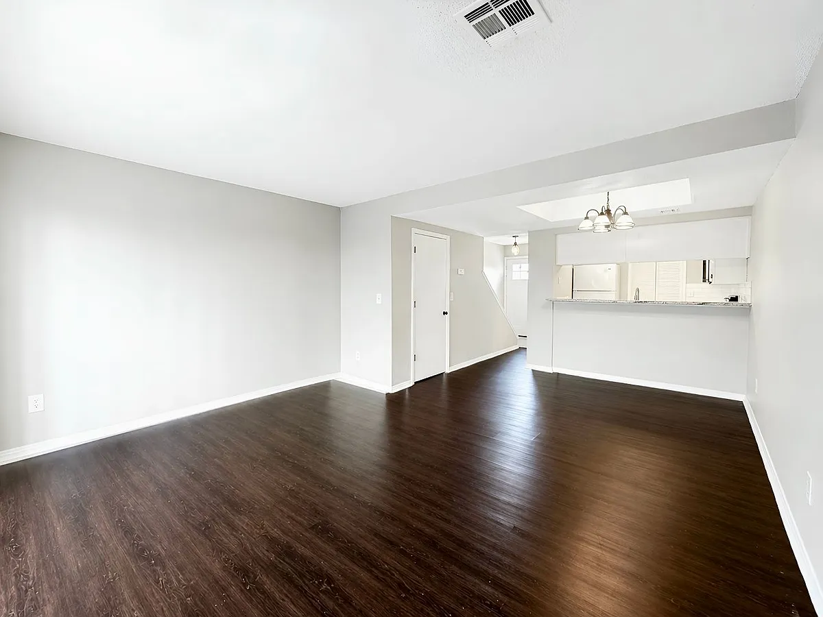 Building Photo - 505 E A St #10