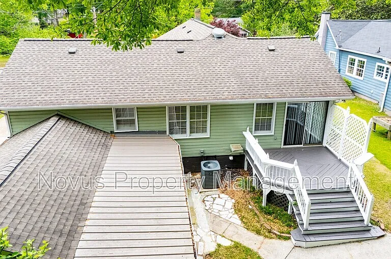 142 Oak Ave — Photo 21