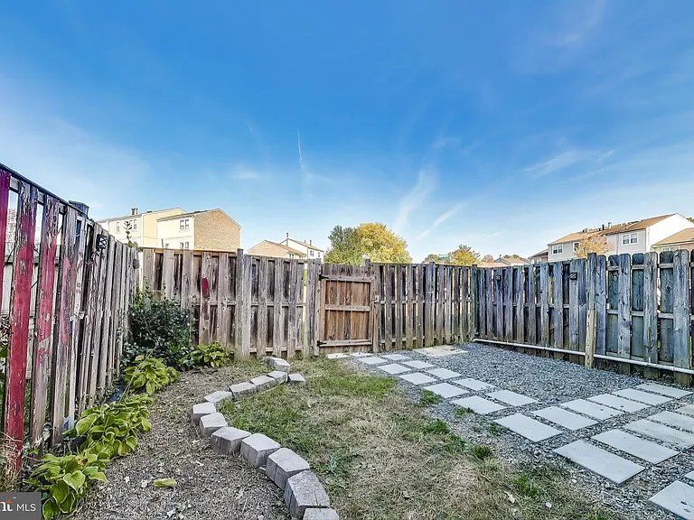6403 Entwood Ct — Photo 19
