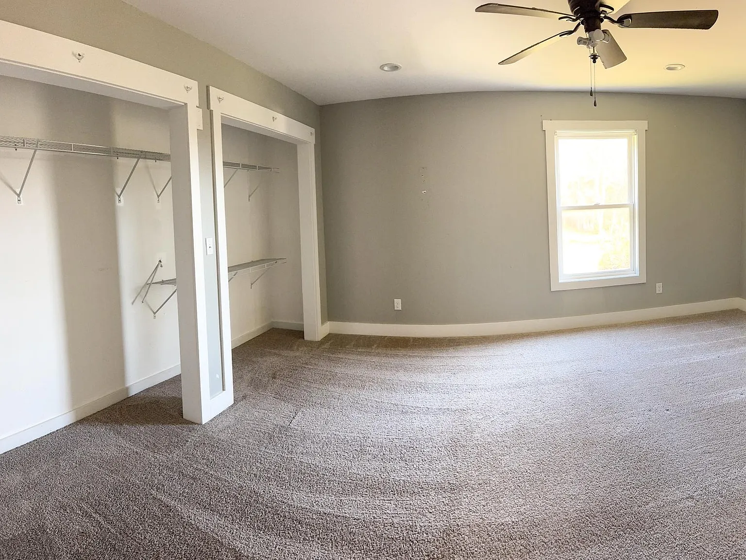 131 N Richmond St — Photo 2