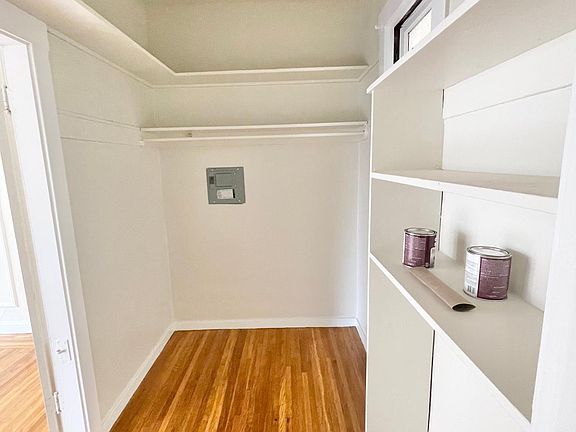5th image of 2650 Franklin St APT 36