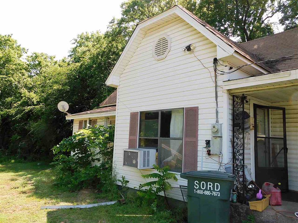 2nd image of 521 Main St