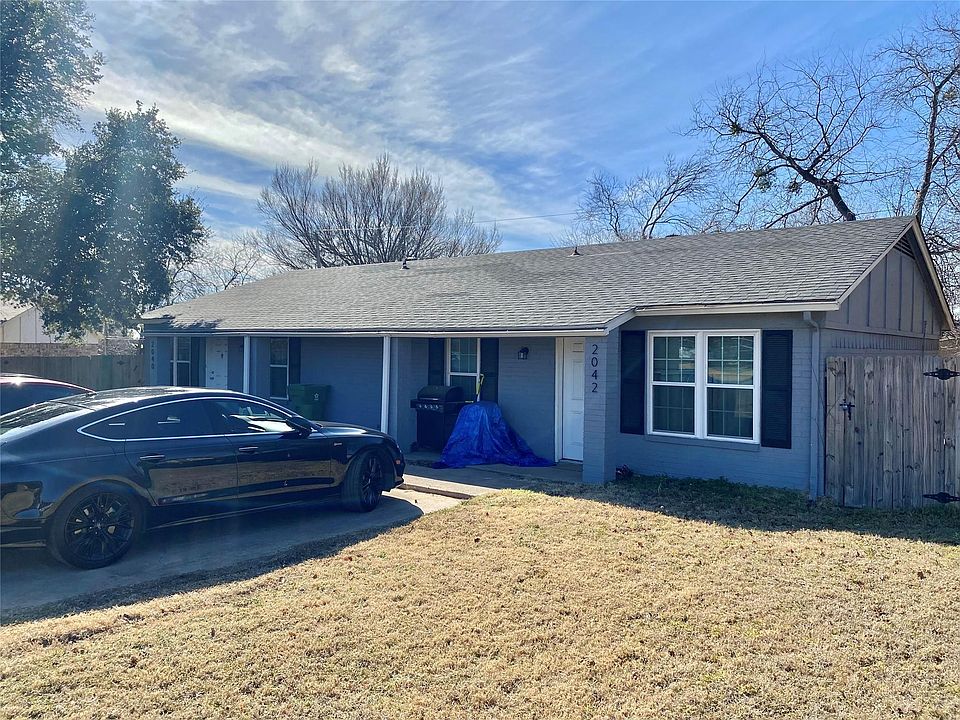 1st image of 2042 Oakwood Ct