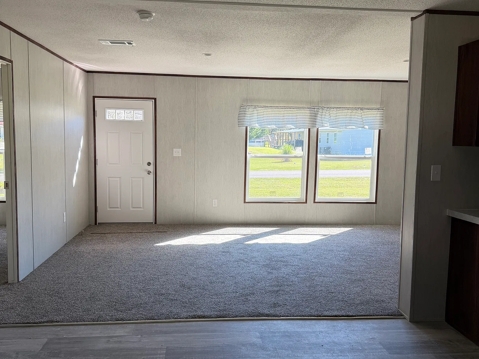 3 bed, 1350 sqft, $1,700 — Photo 3