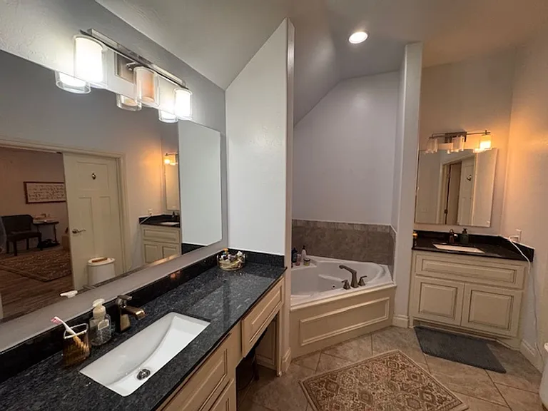 4205 SE 37th St — Photo 10