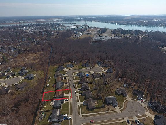 2nd image of 9541 Amy Rd