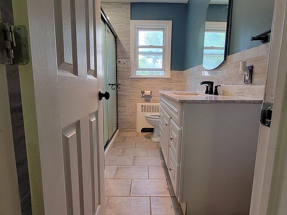 5th image of 174 Burnett Ave Floor 1