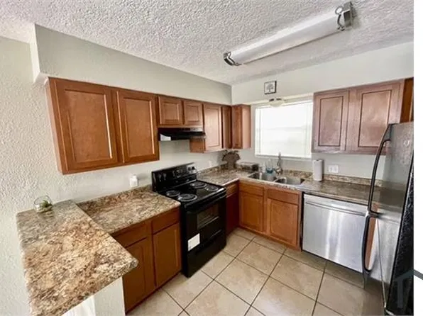 1500 Oleander Dr APT B, La Marque, TX 77568