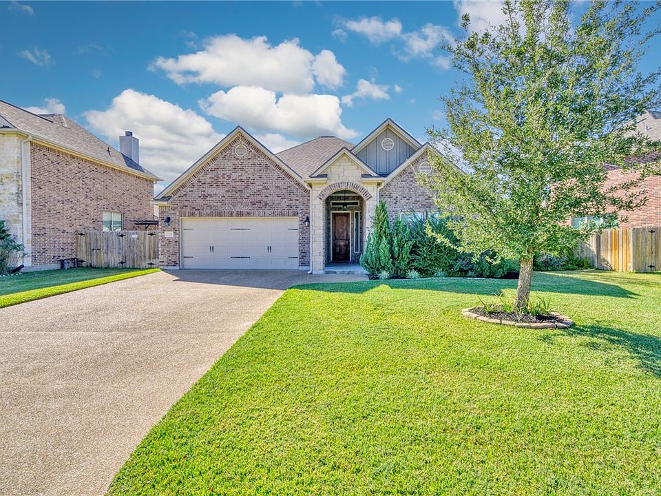 1st image of 2121 Chestnut Oak Cir