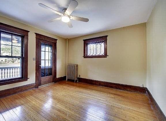 3rd image of 20 Saint Albans Street N