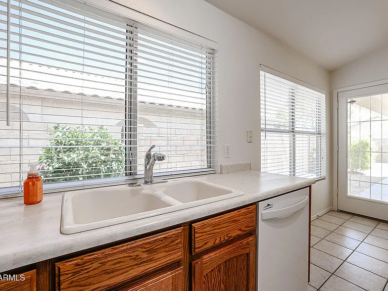 9833 W Yukon Dr — Photo 6