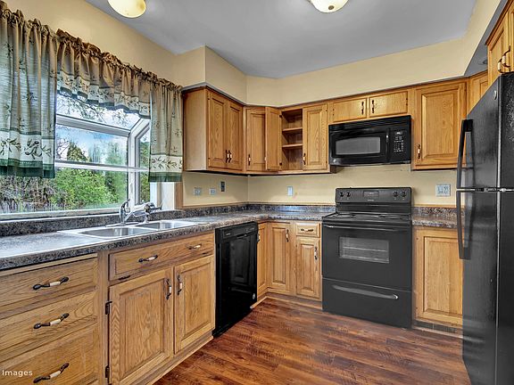 5th image of 1013 N Country Ln