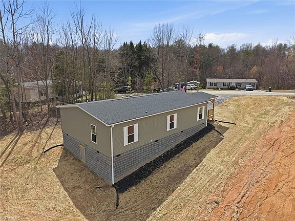 4th image of 253 Ridge Top Rd