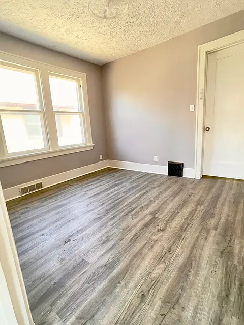 4 bed, 1800 sqft, $2,000 — Photo 4