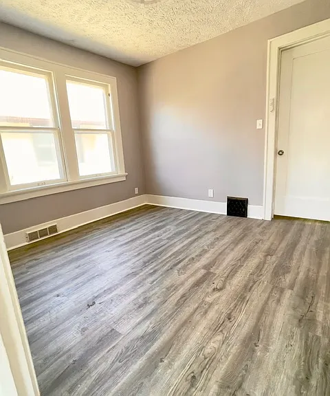 2721 N 48th Ave — Photo 4