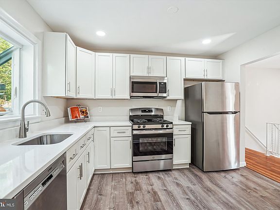 4th image of 4509 Dartmoor Ln