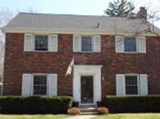 706 Rivard Blvd, Grosse Pointe, MI 48230