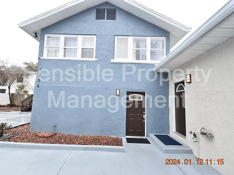 1254 Grove St #B — Photo 2