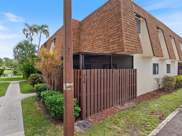 219 San Remo Boulevard #219, North Lauderdale, FL 33068