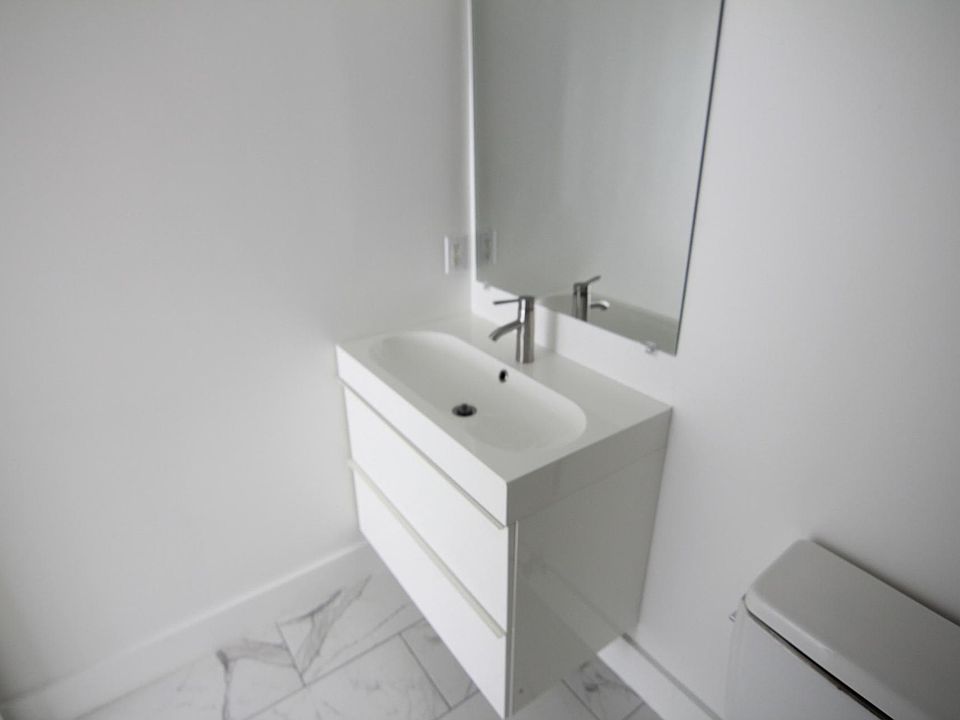 1st image of 939 Palm Ave APT 203