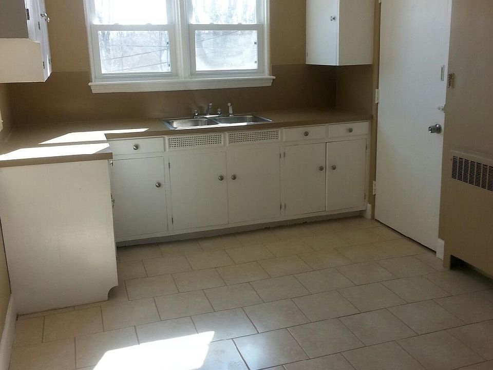2nd image of 1322 Potomac Ave #7
