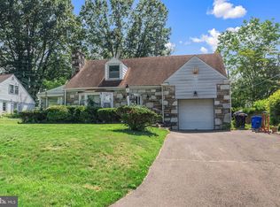 8 Wharton Ln, Cheltenham, PA 19012