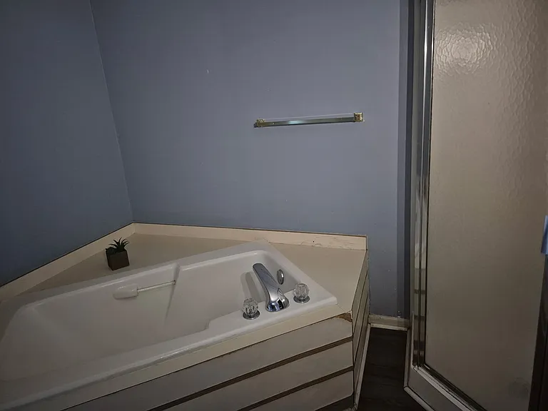 1004 Brookhollow Dr #2 — Photo 16