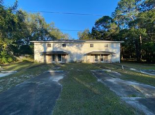602 W 8th St, Carrabelle, FL 32322