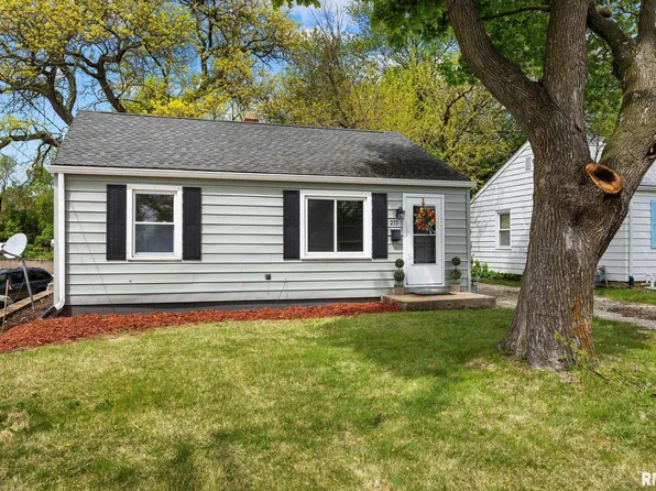 211 E Lake Ave, Peoria, IL 61614