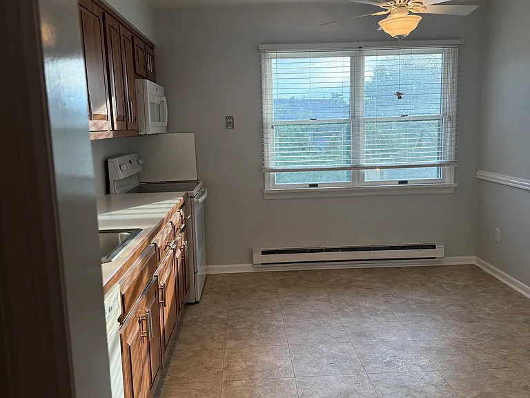 Valley Ct — Photo 10