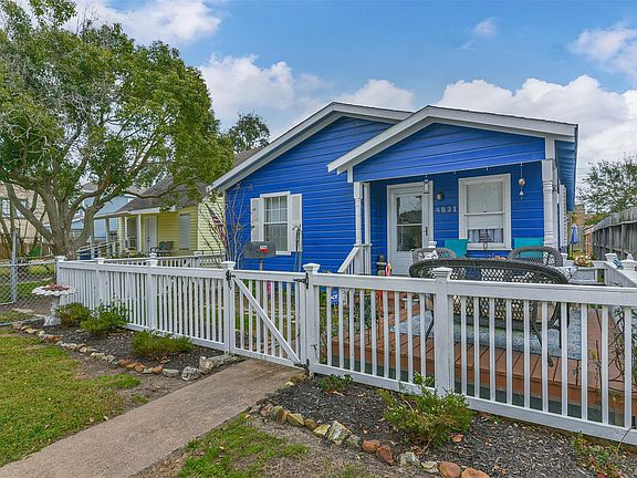 3rd image of 4821 Avenue Q 1/2