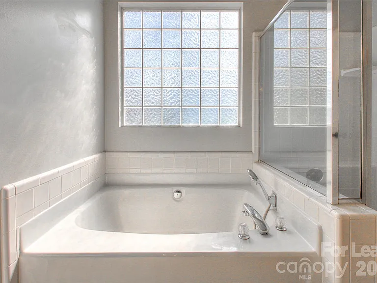 8414 Bampton Dr — Photo 22