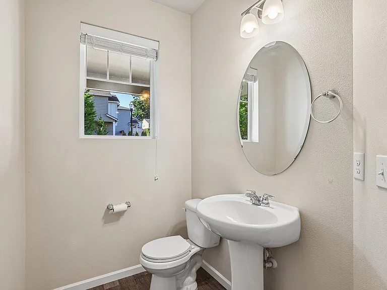 3818 NE 62nd St — Photo 19