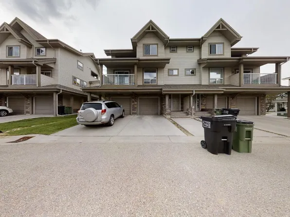 12050 17th Ave SW #18, Edmonton, AB T6W 1X4