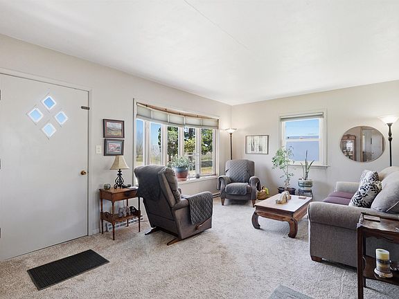 3rd image of 807 Maynard Ave