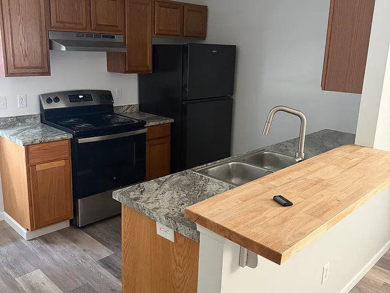 404 E Morgan Dr #B — Photo 3