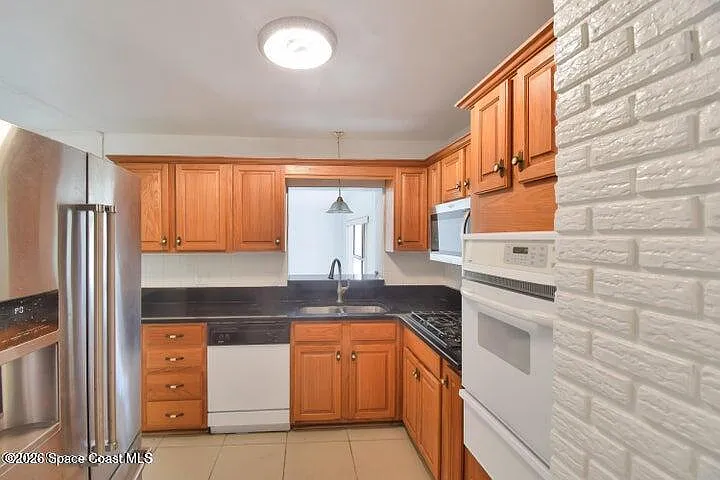 102 1st St — Photo 6