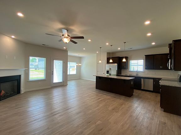 2nd image of 400 Sycamore Dr