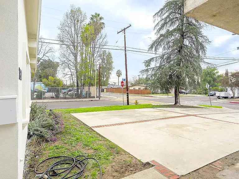 7831 Geyser Ave — Photo 2