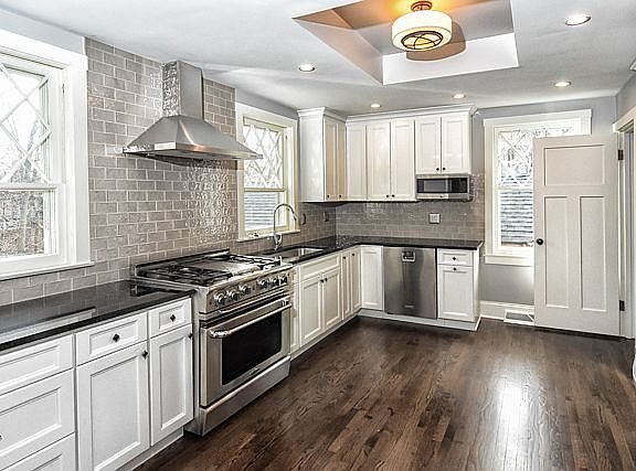 2nd image of 2159 Linden Ave