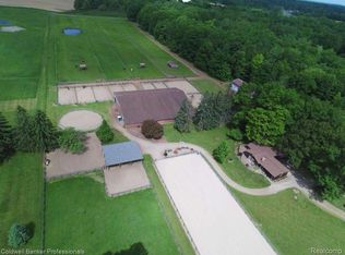 5240 Thomas Rd, Metamora, MI 48455