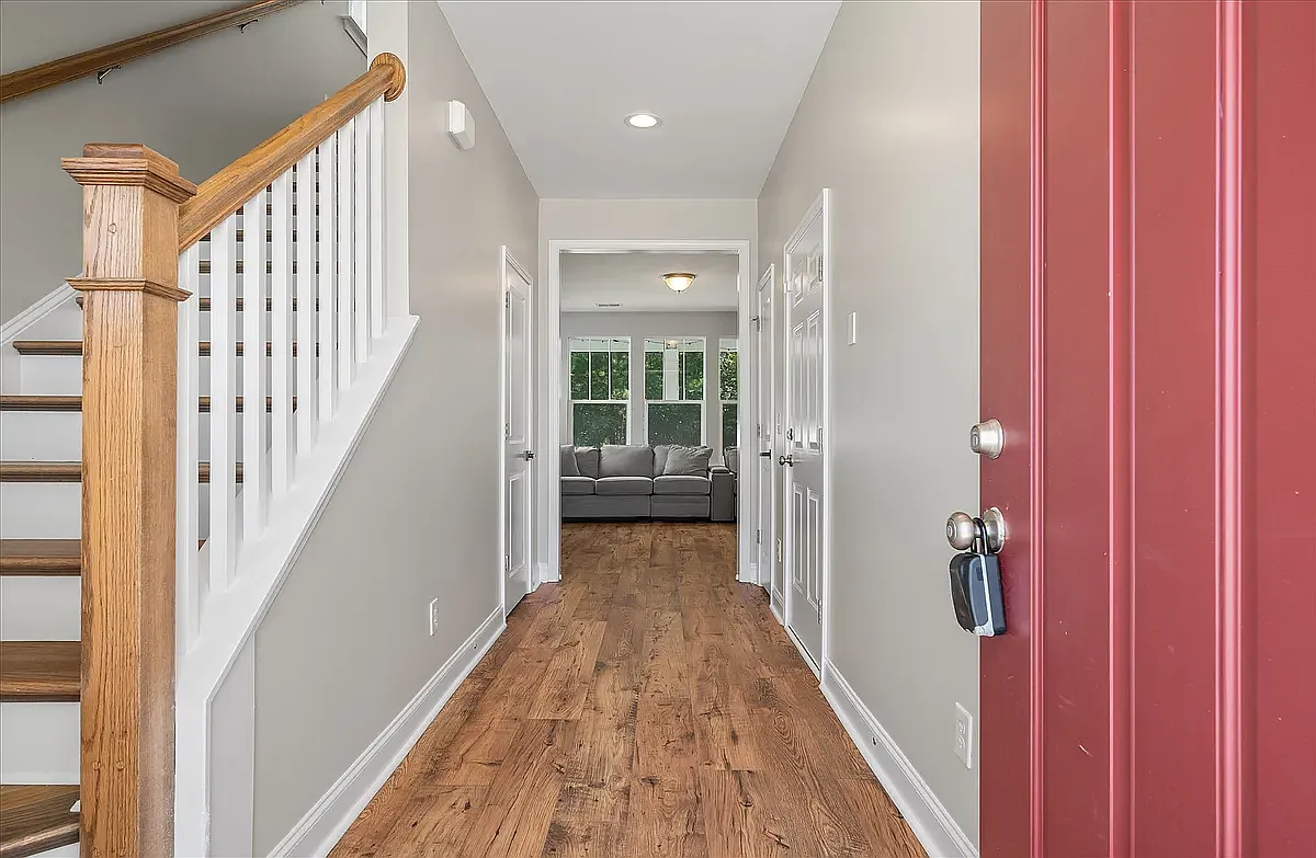3 bed, 2.5 bath, 1539 sqft, $2,350 — Photo 3