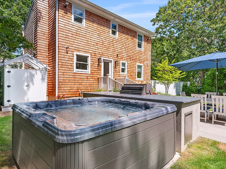 5 Amagansett Dr E — Photo 24