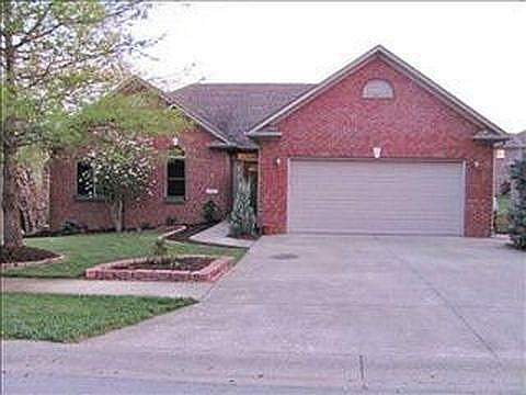 4th image of 225 Park Lakes Dr