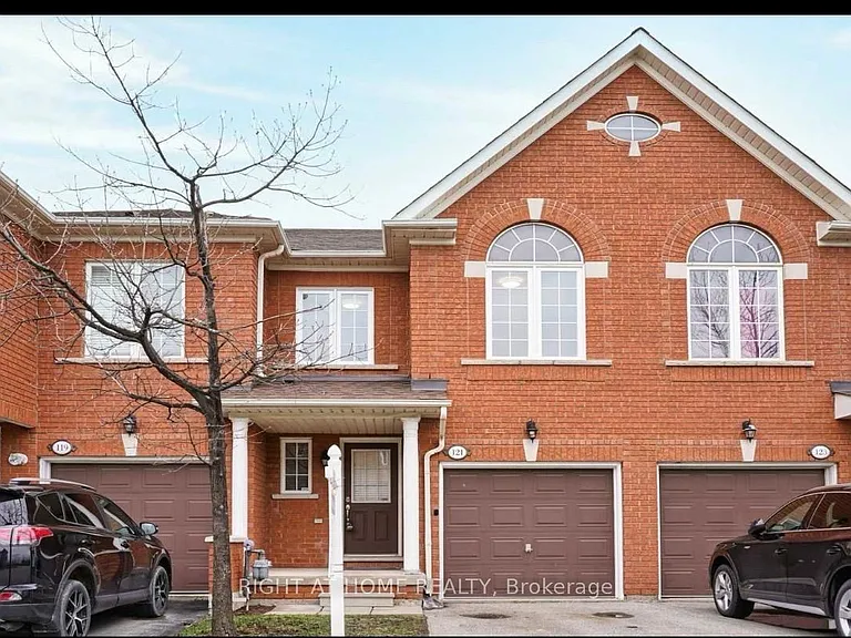 6399 Spinnaker Cir #121 — Photo 1